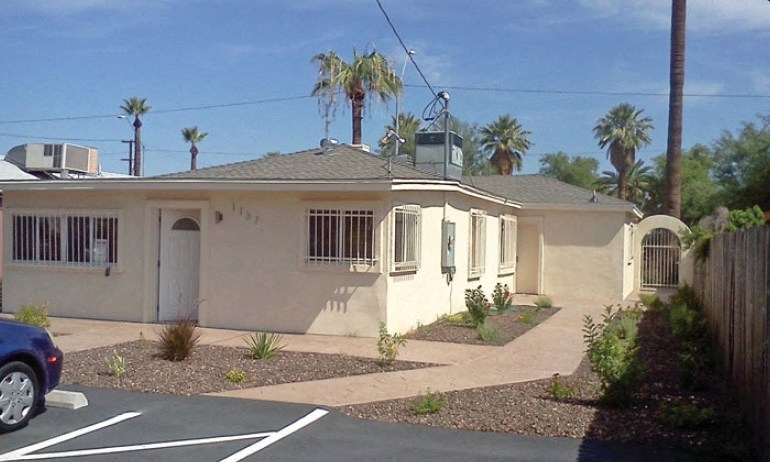 1137 W McDowell Rentals photo 3